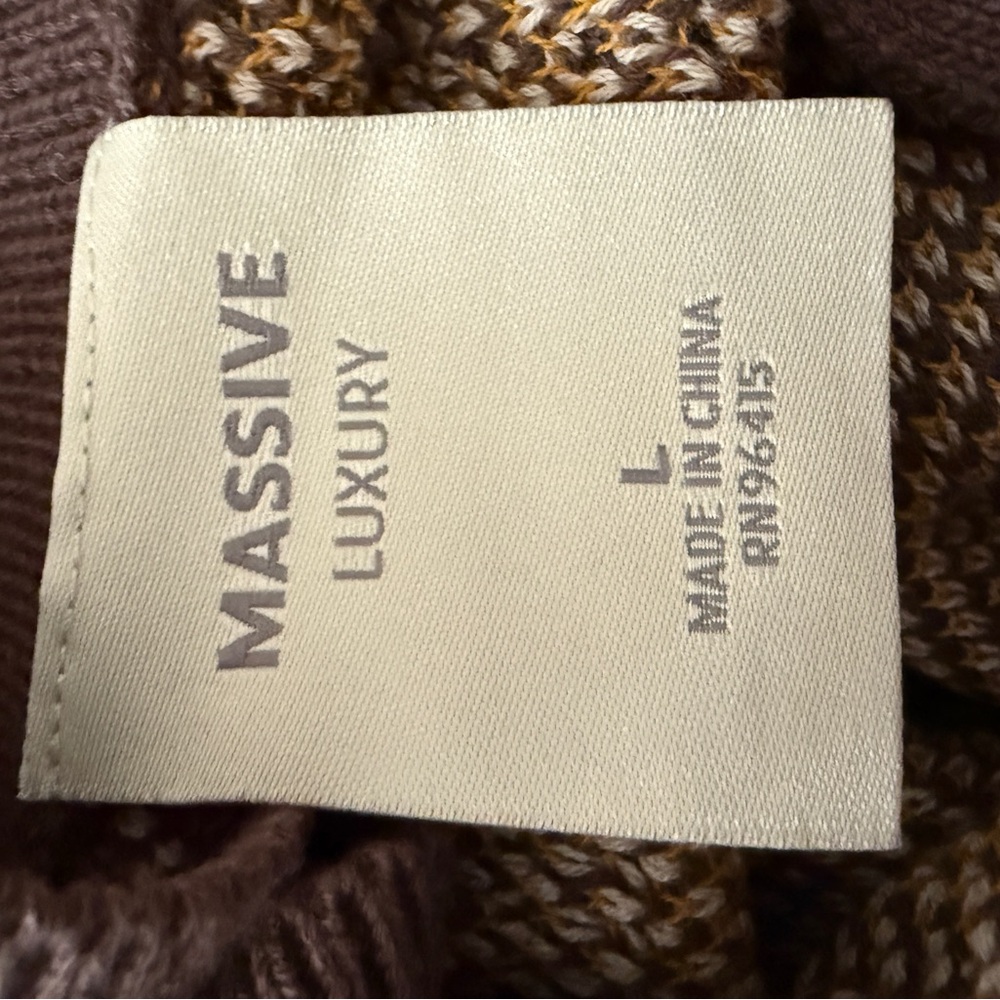 Massive Luxury  Open Knit Floral Shirt (Contemporary)
Super Massive size L Nwt - Picture 5 of 7